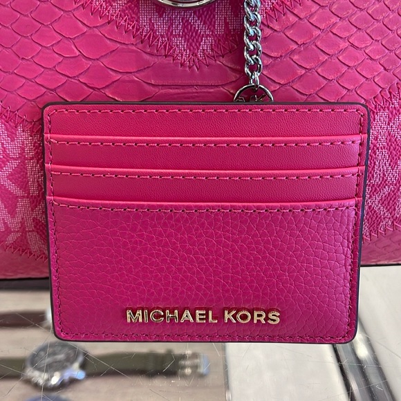 MICHAEL KORS
Large Pebbled Leather Card Holder Case
Electric Pink 
NWT - Picture 16 of 16